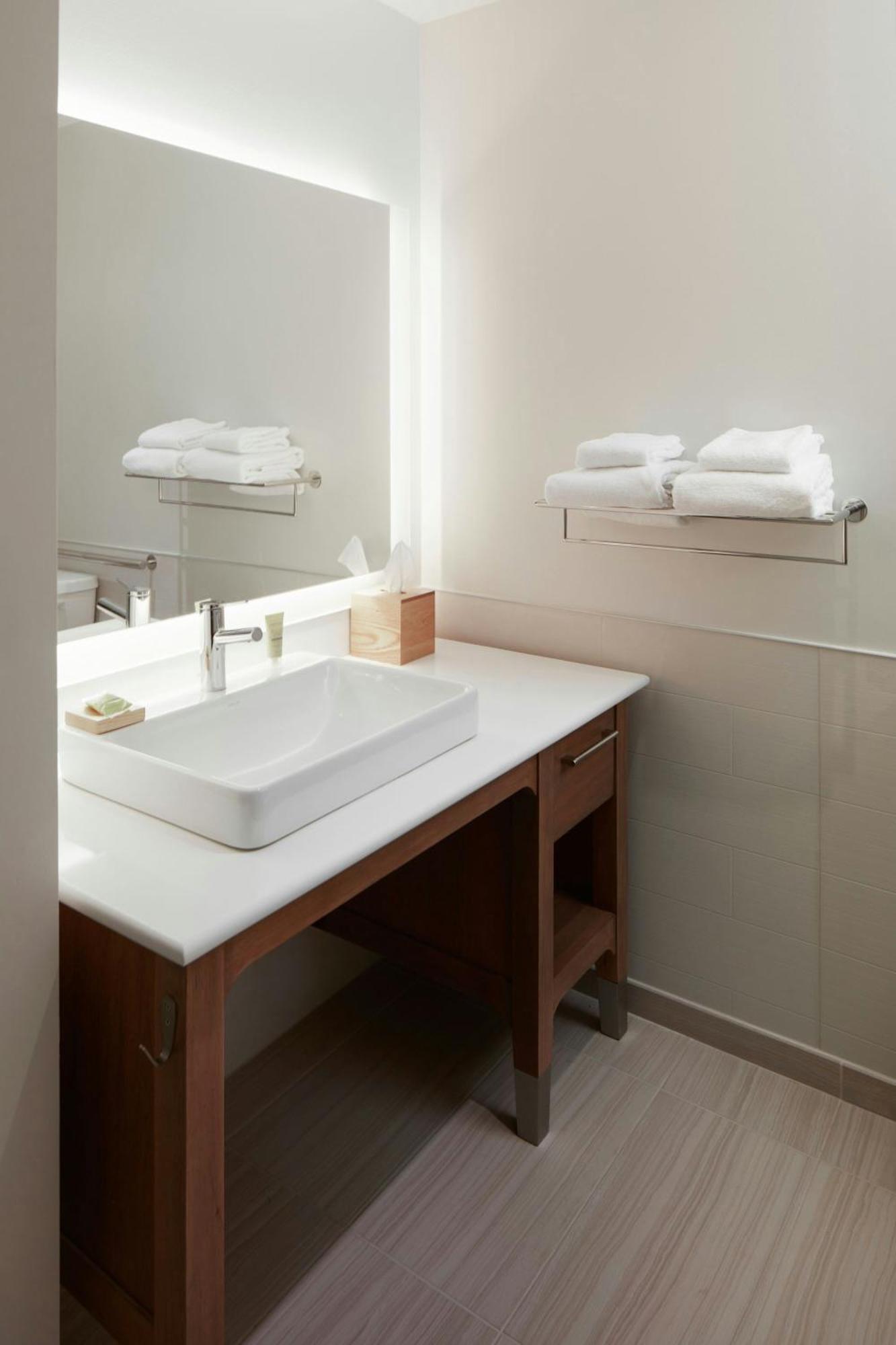 Готель Element Charlotte Uptown Екстер'єр фото
